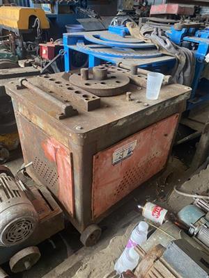 Máy uốn sắt cũ  giá tại bãi Hà Nội